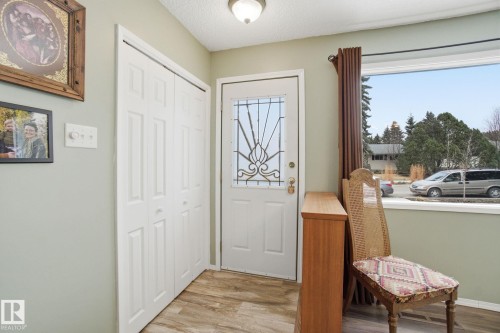 10715 52 Avenue, Edmonton, AB - Indoor Photo Showing Other Room