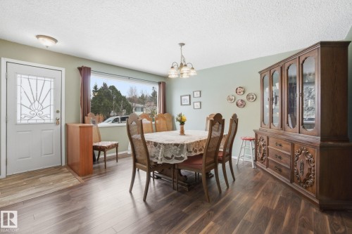 10715 52 Avenue, Edmonton, AB - Indoor Photo Showing Dining Room