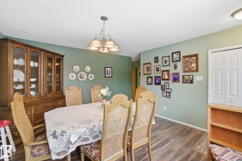 10715 52 Avenue, Edmonton, AB - Indoor Photo Showing Dining Room