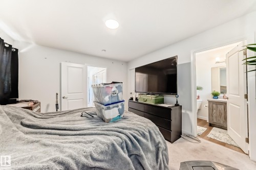 5165 Edgemont Boulevard, Edmonton, AB - Indoor Photo Showing Bedroom