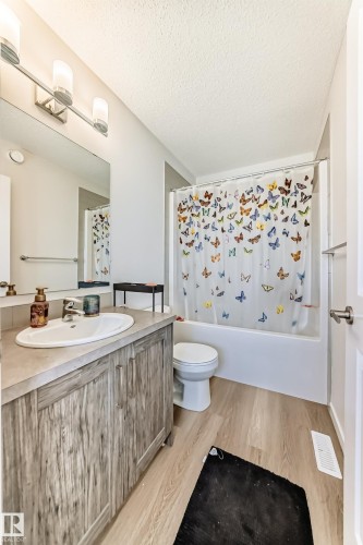 5165 Edgemont Boulevard, Edmonton, AB - Indoor Photo Showing Bathroom