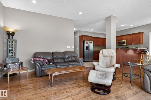 9 Woodbridge Link, Fort Saskatchewan, AB - Indoor Photo Showing Living Room