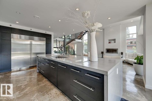 14A Birch Drive, St. Albert, AB - Indoor Photo Showing Kitchen With Upgraded Kitchen