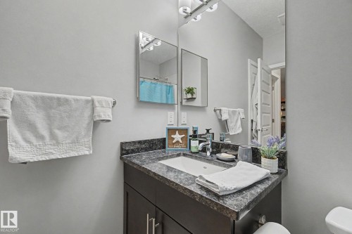 129 503 Albany Way, Edmonton, AB - Indoor Photo Showing Bathroom