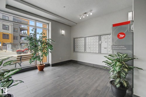 129 503 Albany Way, Edmonton, AB - Indoor Photo Showing Other Room