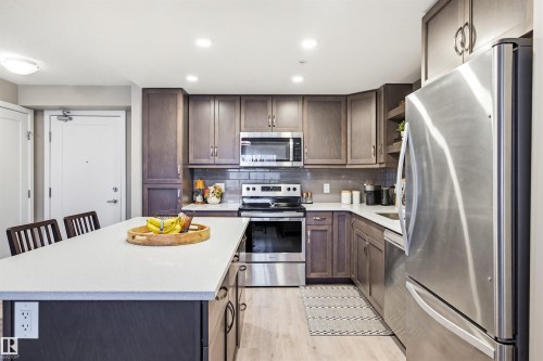 232 5504 Schonsee Drive, Edmonton, AB - Indoor Photo Showing Kitchen With Upgraded Kitchen