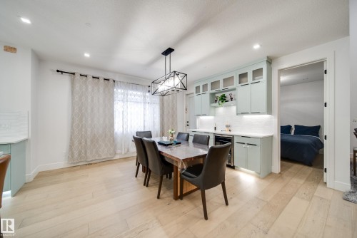 4416 Suzanna Crescent, Edmonton, AB - Indoor Photo Showing Dining Room