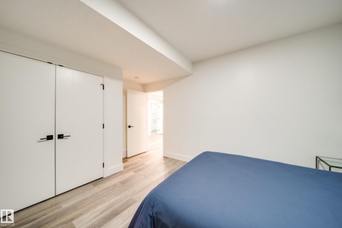 4416 Suzanna Crescent, Edmonton, AB - Indoor Photo Showing Other Room