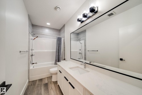 4416 Suzanna Crescent, Edmonton, AB - Indoor Photo Showing Other Room