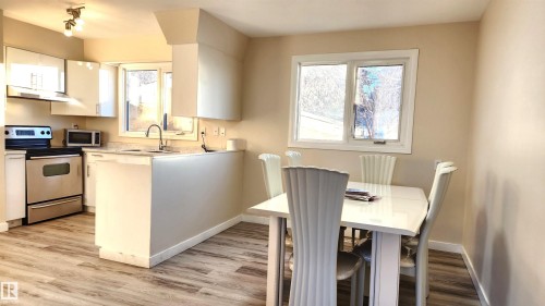 4709 106 Street, Edmonton, AB - Indoor