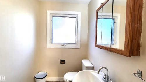 4709 106 Street, Edmonton, AB - Indoor Photo Showing Bathroom