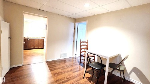 4709 106 Street, Edmonton, AB - Indoor