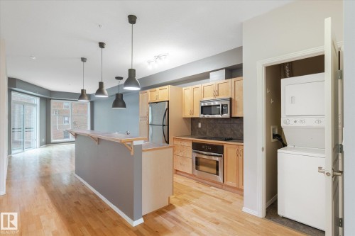 511 10503 98 Avenue, Edmonton, AB - Indoor Photo Showing Kitchen