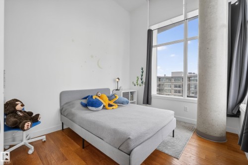 Expansive window offering abundant natural light - 808 2612 109 Street, Edmonton, AB - Indoor Photo Showing Bedroom