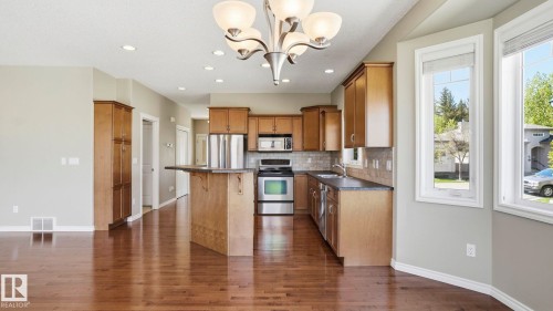 28 1251 Rutherford Road, Edmonton, AB - Indoor Photo Showing Kitchen