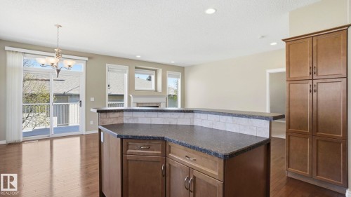 28 1251 Rutherford Road, Edmonton, AB - Indoor Photo Showing Kitchen