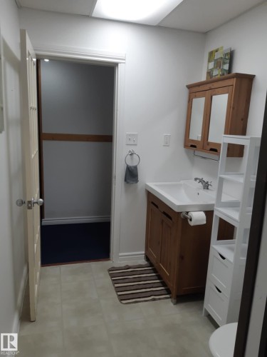 3809 112 Avenue, Edmonton, AB - Indoor