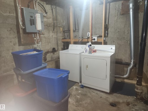 3809 112 Avenue, Edmonton, AB - Indoor Photo Showing Laundry Room