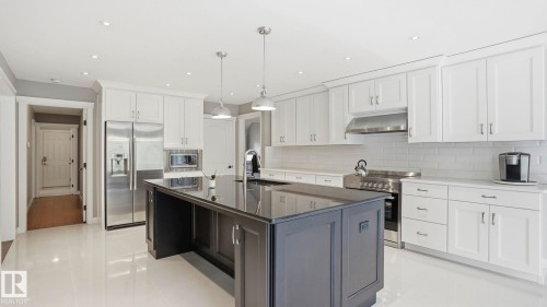 303 Westridge Road, Edmonton, AB - Indoor Photo Showing Kitchen With Upgraded Kitchen