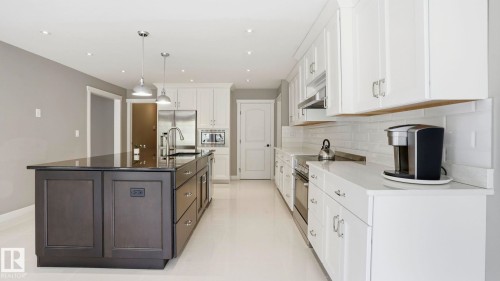 303 Westridge Road, Edmonton, AB - Indoor Photo Showing Kitchen With Upgraded Kitchen