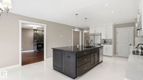 303 Westridge Road, Edmonton, AB - Indoor Photo Showing Kitchen With Upgraded Kitchen