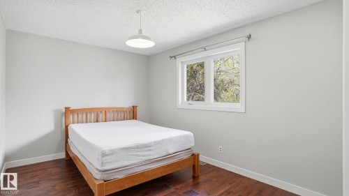 303 Westridge Road, Edmonton, AB - Indoor Photo Showing Bedroom