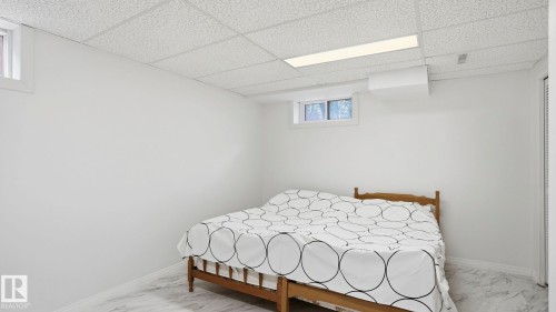 303 Westridge Road, Edmonton, AB - Indoor Photo Showing Bedroom