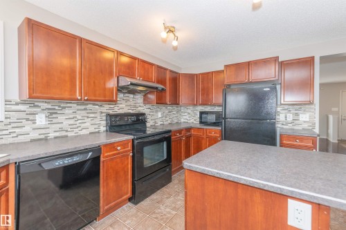 7833 Schmid Place, Edmonton, AB - Indoor Photo Showing Kitchen