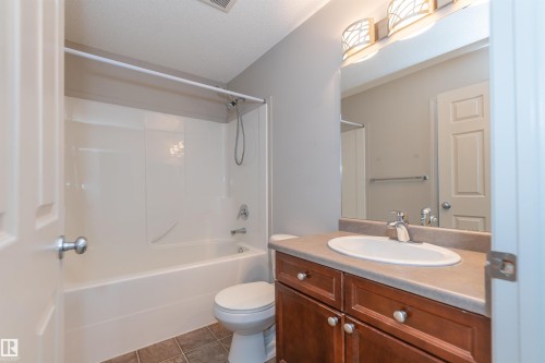 7833 Schmid Place, Edmonton, AB - Indoor Photo Showing Bathroom