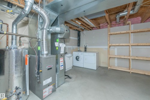 7833 Schmid Place, Edmonton, AB - Indoor Photo Showing Other Room