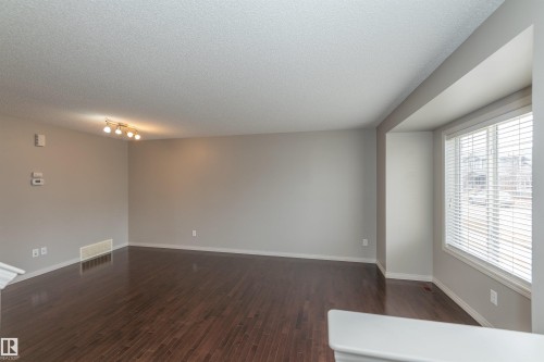 7833 Schmid Place, Edmonton, AB - Indoor Photo Showing Other Room
