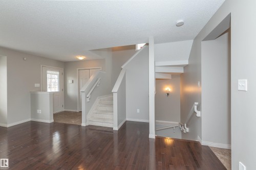 7833 Schmid Place, Edmonton, AB - Indoor Photo Showing Other Room