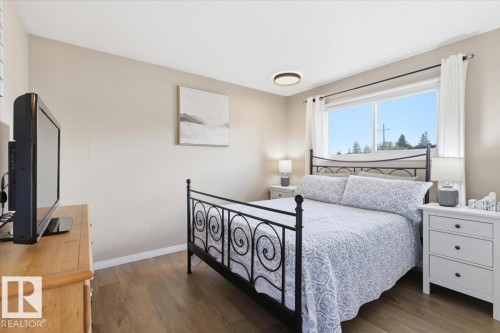 5409 55 Avenue, Wetaskiwin, AB - Indoor Photo Showing Bedroom