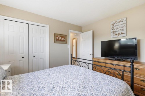 5409 55 Avenue, Wetaskiwin, AB - Indoor Photo Showing Bedroom