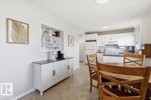 5409 55 Avenue, Wetaskiwin, AB - Indoor Photo Showing Kitchen