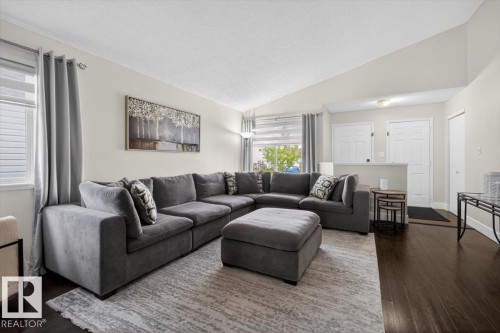 18520 77 Avenue, Edmonton, AB - Indoor Photo Showing Living Room