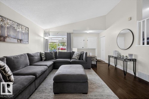 18520 77 Avenue, Edmonton, AB - Indoor Photo Showing Living Room