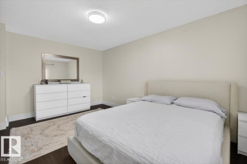 18520 77 Avenue, Edmonton, AB - Indoor Photo Showing Bedroom