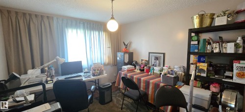 Image quality insufficient for description - 5113 45 B Avenue, Vegreville, AB - Indoor Photo Showing Office