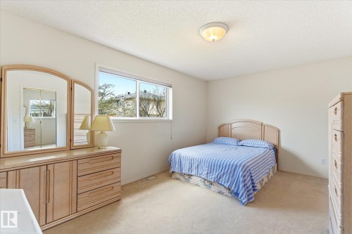 8604 157 Avenue, Edmonton, AB - Indoor Photo Showing Bedroom