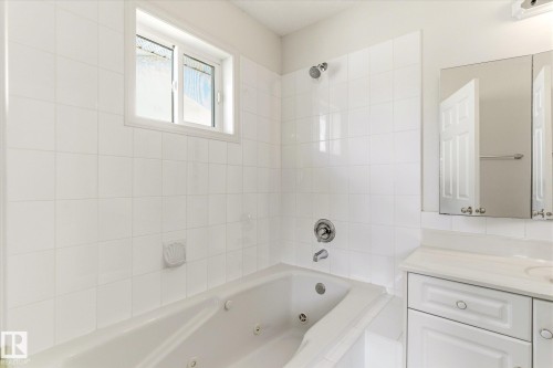 8604 157 Avenue, Edmonton, AB - Indoor Photo Showing Bathroom