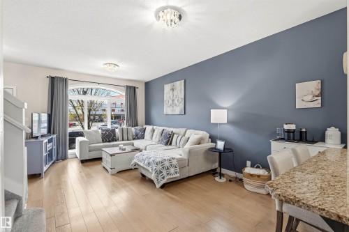 5835 Mullen Place, Edmonton, AB - Indoor