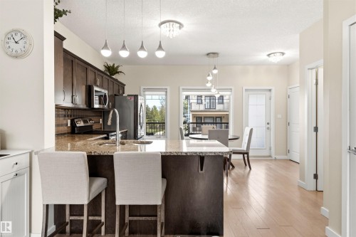 5835 Mullen Place, Edmonton, AB - Indoor Photo Showing Kitchen With Double Sink With Upgraded Kitchen