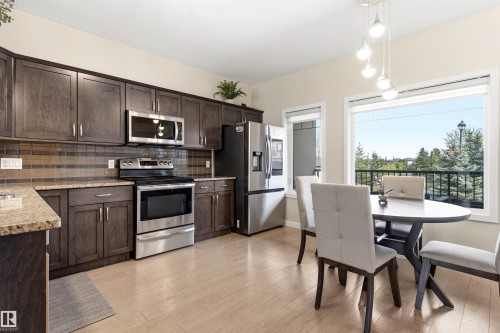 5835 Mullen Place, Edmonton, AB - Indoor Photo Showing Kitchen