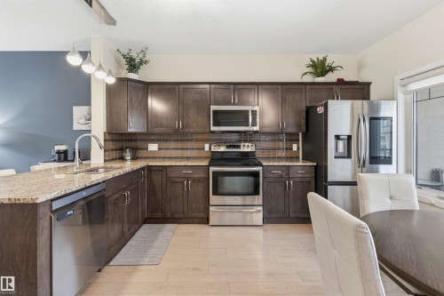 5835 Mullen Place, Edmonton, AB - Indoor Photo Showing Kitchen