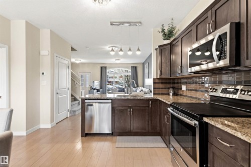 5835 Mullen Place, Edmonton, AB - Indoor Photo Showing Kitchen