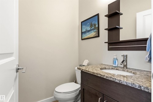 5835 Mullen Place, Edmonton, AB - Indoor Photo Showing Bathroom