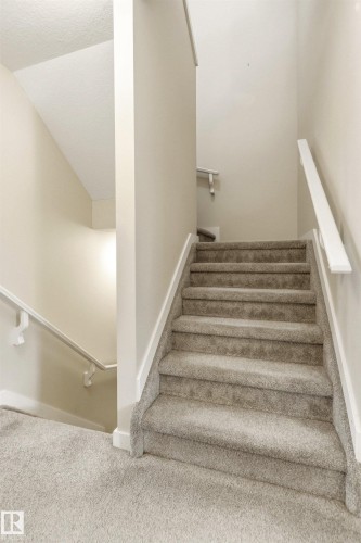 5835 Mullen Place, Edmonton, AB - Indoor Photo Showing Other Room