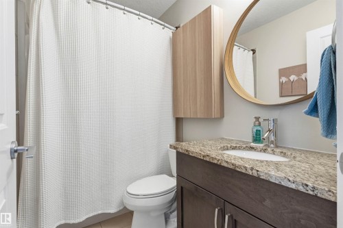 5835 Mullen Place, Edmonton, AB - Indoor Photo Showing Bathroom
