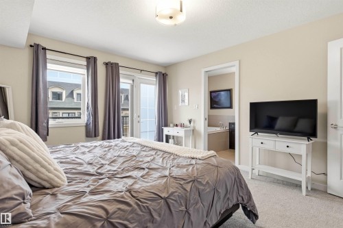 5835 Mullen Place, Edmonton, AB - Indoor Photo Showing Bedroom